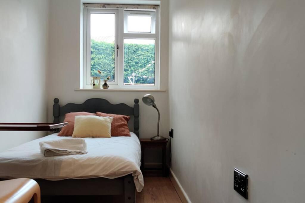 Private Comfortable Guest Suite - Nottingham Eksteriør billede